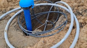 Ввод воды из скважины в дом прокладка труб и монтаж оголовка  Обустройство с адаптером (Часть 2)