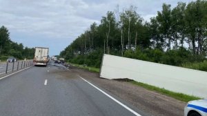 Два человека погибли в ДТП с грузовиком и легковушкой в Подмосковье