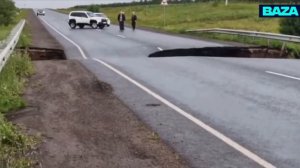 В Татарстане участок трассы обрушился прямо на глазах у водителей.
