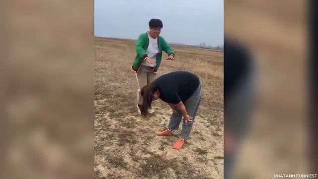 Постарайтесь не засмеяться Подборка лучших смешных видео Неудачи, розыгрыши и смешные моменты 36
