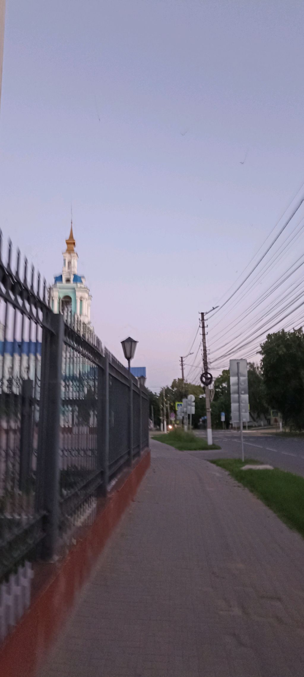 A walk through the evening Kursk. смотреть онлайн