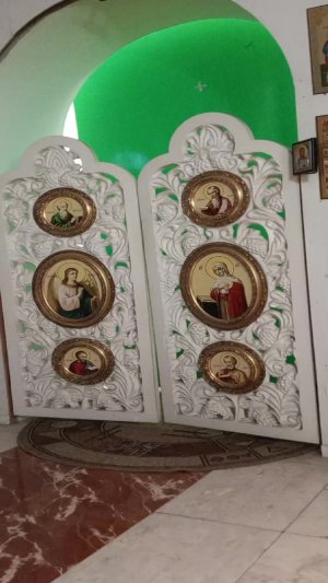 Божественная служба в храме Святой Троицы