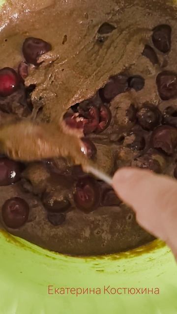 Когда хочется чего-то вкусного,а готовить лень, я готовлю манник.  Туда можно добавить разные ягоды