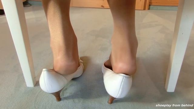 shoeplay from behind смотреть онлайн
