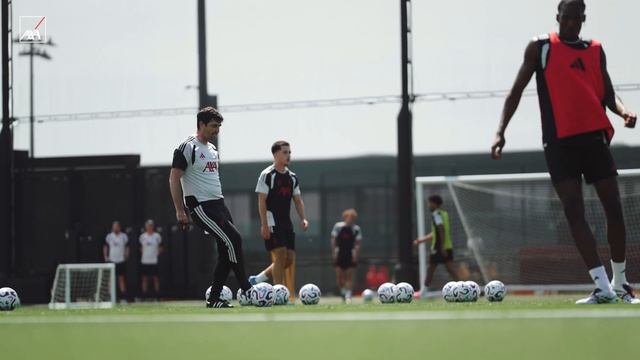 Inside Training: BACK ON THE PITCH! Ball work with Jacquet, Szoboszlai, Ngumoha and more смотреть онлайн