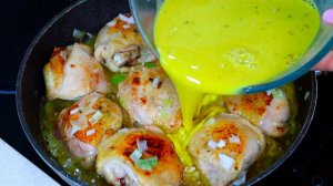 САМЫЙ БЫСТРЫЙ СПОСОБ НАКОРМИТЬ СЕМЬЮ! ОБАЛДЕННАЯ КУРИЦА НА СКОВОРОДЕ с луком и ароматной заправкой