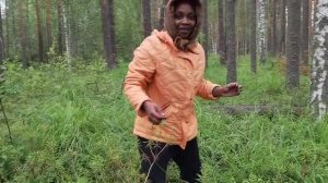 Дружба двух республик: Камерун и Марий Эл. Африканская девушка впервые собирает грибы и ягоды в лесу