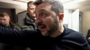 «Верхушка киевского режима кожей чувствует неизбежный конец».

Зеленскому пришлось отправить в отста