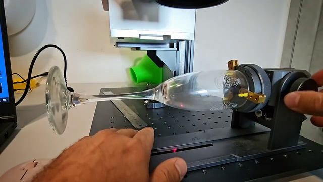 XTool F2 ULTRA UV - VS - GIANLASER UV10W  - Гравировка стекла