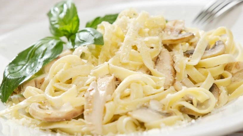 Паста с Курицей в Сырном Соусе/ Chicken Pasta In Creamy Sauce