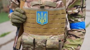 В Киеве военкомы прокатили женщину на капоте и угрожали оружием