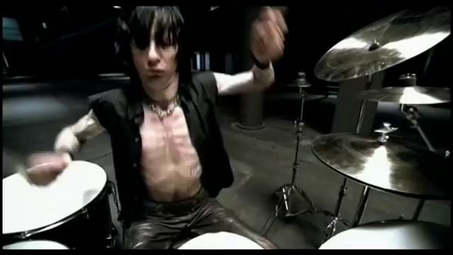 Godsmack - Straight Out Of Line смотреть онлайн