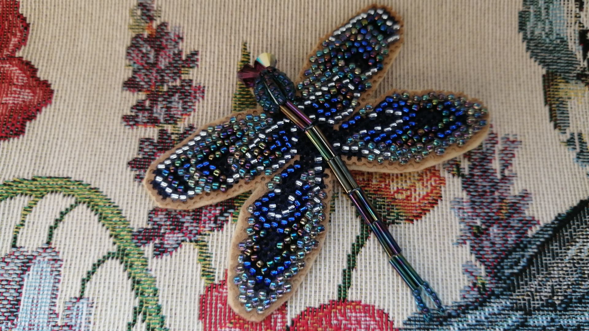 Драгоценная стрекоза Rainbow Dragonfly (Mill Hill, MHDF4): от обзора набора до готовой работы смотреть онлайн