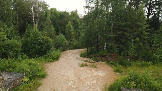 Возле пещеры Ледяной Сказ.