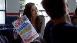 Дневники вампира 2 сезон 136 эпизод Amy Stroup - Backed into the Corner