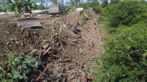 Amazing Construction Work： Bulldozer Building Strong Retaining Wall on Steep Slope.