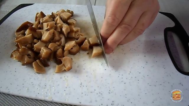 САЛАТ С МАРИНОВАННЫМИ ГРУЗДЯМИ  Сытнее оливье и вкуснее!