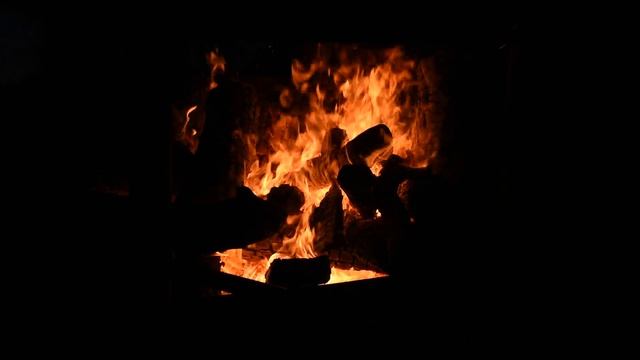 Живой огонь в темноте | Костёр для отдыха, сна и релаксации | Просто огонь и тишина