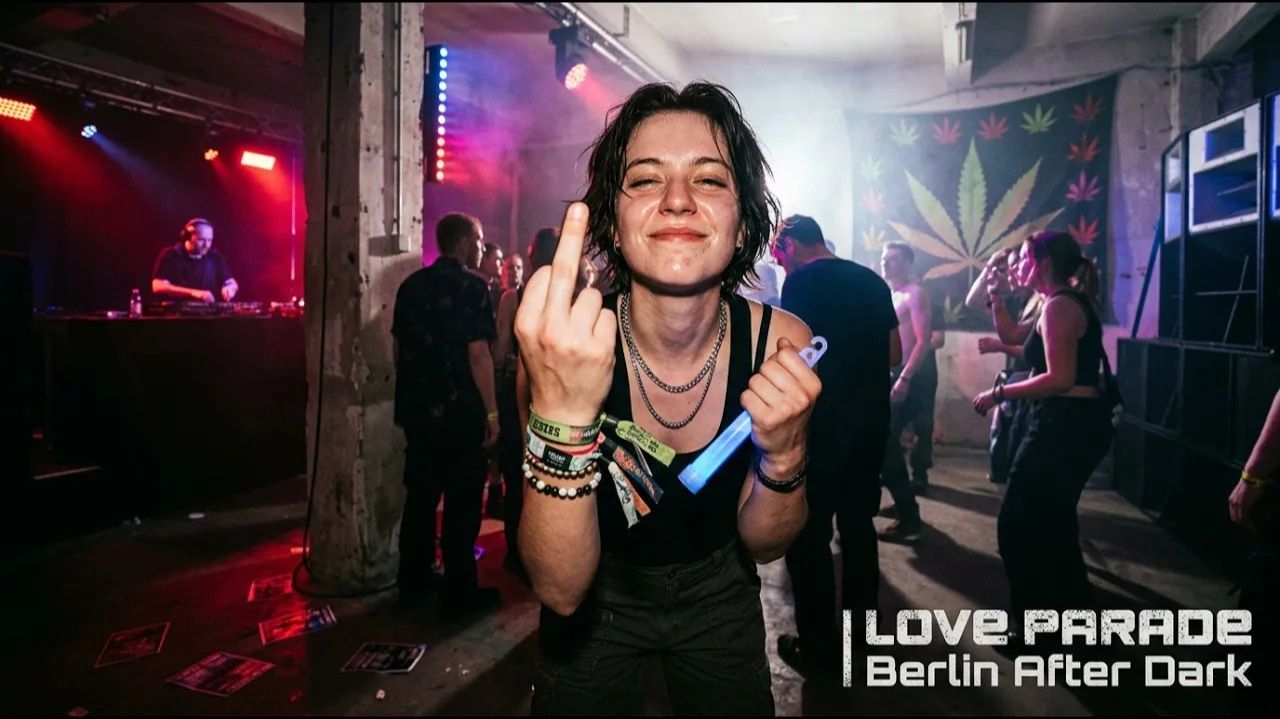 LOVE PARADE Berlin After Dark Melodic & Progressive House AI REMIX смотреть онлайн
