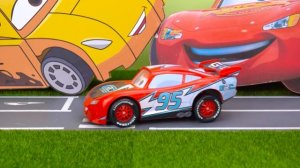 Обзор распаковки Disney Pixar Cars _  Молния Маккуин