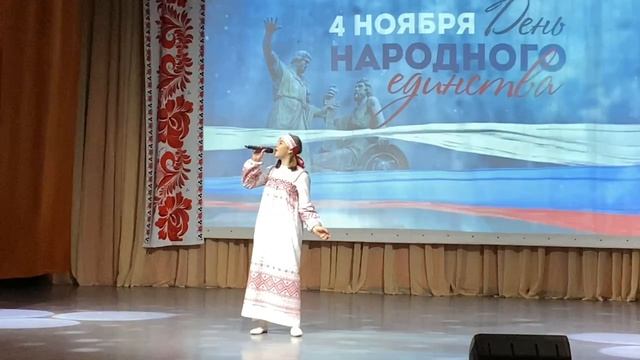 Песня "В горнице" в исполнении ученицы Софии Гудиной. Концерт в Часцовском ДК 04.11.2022. смотреть онлайн