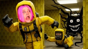 УБЕГИ ОТ СТРАШНОГО МОНСТРА  БЭКРУМС! поиграла во ВСЕ ИГРЫ ЗАКУЛИСЬЯ В Roblox