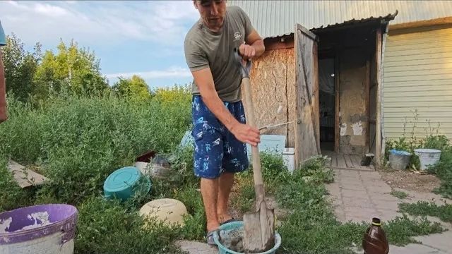 Мансур Сакпанов - БУДУТ ЛИ МЫТЬСЯ СТАРИКИ 🤔 ЗАЛИВАЕМ ТРУБУ БИТОНОМ 😬 БУДЕТ ЛИ ТОЛК смотреть онлайн