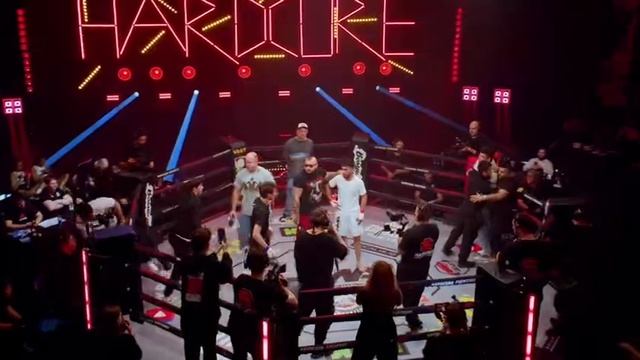 👊Массовая драка на HARDCORE смотреть онлайн