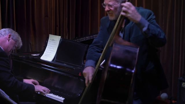 The Brian Bromberg Acoustic Trio Nardis - Brian Bromberg on Bass смотреть онлайн