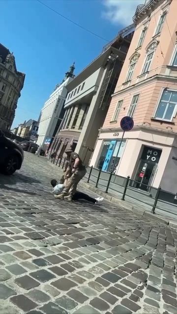 🔴ТЦКшники за работой во Львове🙂🔴 смотреть онлайн