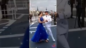 Никто нас в церкви не венчал