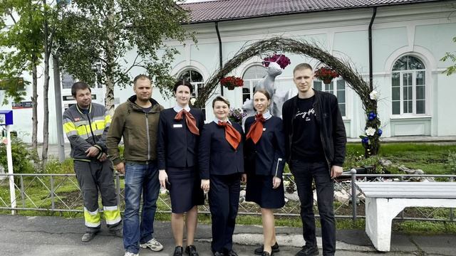 Торжественное открытие цветочной композиции на вокзале Оленегорск