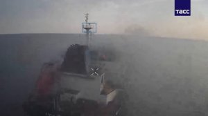 Минобороны РФ опубликовало видео поражения судна в Черном море около острова Змииный, которое исполь