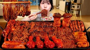 Мукбанг - курица и острая лапша и лапша с чёрным соусом - корейский стиль