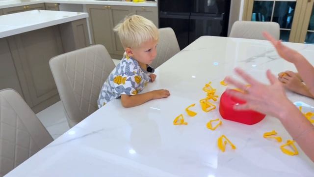 Слишком много Картошки Фри! смотреть онлайн