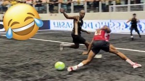 Прикольные моменты на футболе.