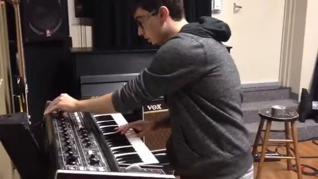 Analog Class Synth Part смотреть онлайн