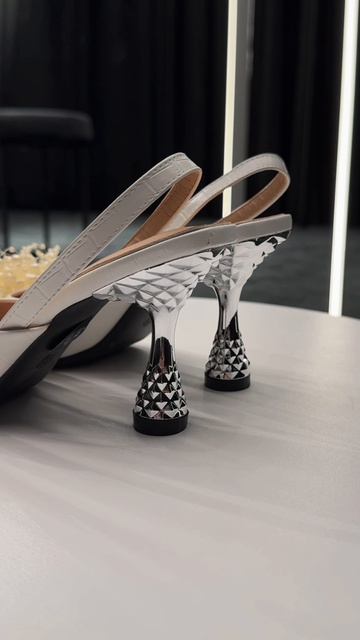 👠 Свадебные туфли — главный союзник в самый длинный день.