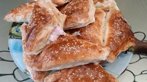 Конвертики из слоёного теста с ветчиной и сыром
