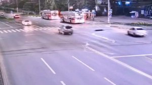 Легковушка протаранила остановку с людьми в Чебоксарах, один человек погиб
