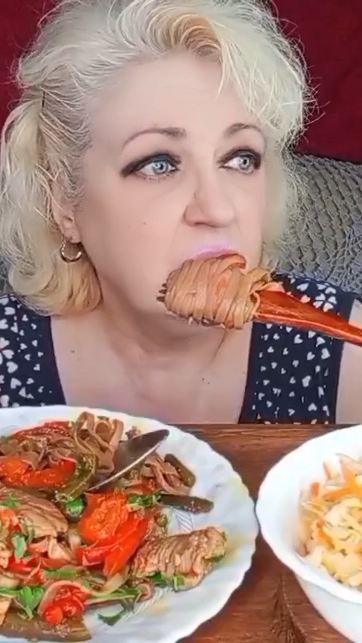 Мукбанг смотреть онлайн
