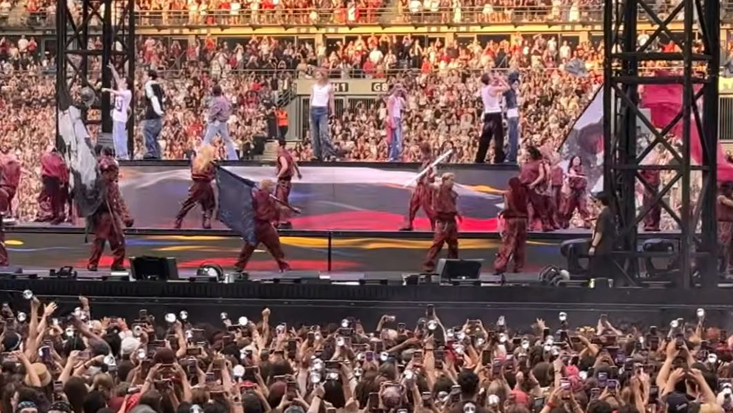 BTS – Body to Body | Мировой тур ARIRANG, Париж, смотреть онлайн