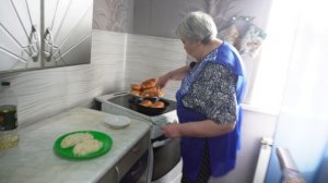 Готовлю для сына добрые пирожки из домашней картошки Сынок уплетает за обе щёки ПОДВАЛ ИЛЬИЧА пироги