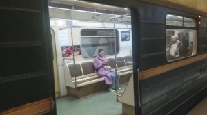 Станция метро Селигерская интерьер, пассажиры, поезд Москва Фрагмент 9