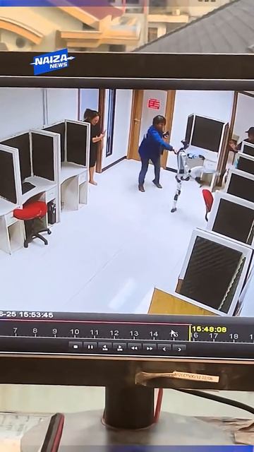 Кажется, этот робот не прошел испытательный срок смотреть онлайн