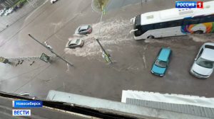 Мощный тропический ливень затопил Новосибирск