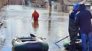 Грязная вода повсюду: медики начали вакцинацию пострадавших от паводка в Свердловской области