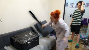МАТЬ РАЗБИЛА БИТОЙ КОМПЬЮТЕР СЫНУ В РЕАЛЬНОЙ ЖИЗНИ ИЗ-ЗА МАЙНКРАФТА!