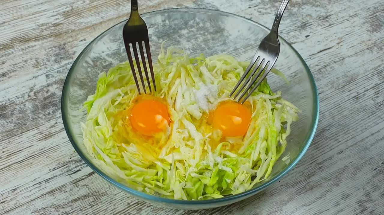Капуста и 2 яйца Вкусный ужин из простых ингредиентов Так КАПУСТУ вы еще НЕ ГОТОВИЛИ! смотреть онлайн
