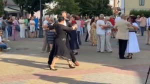 ТАНГО танцуем на улице 💃🕺